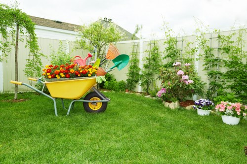 Free quote policy for local gardeners in Whitton